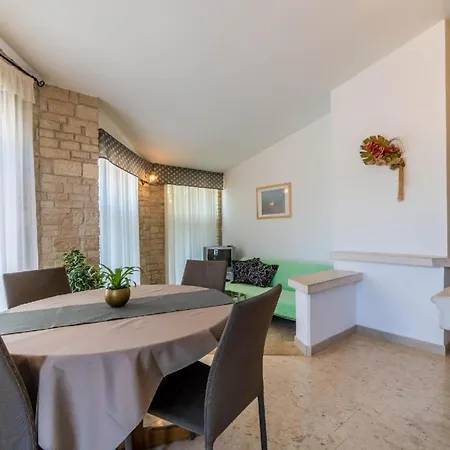 Apartament Fuer 5 Personen Ca 70 Qm In Krnica, Istrien Bucht Von Rasa Krnica