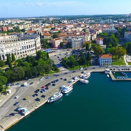 Fuer 5 Personen Ca 70 Qm In Krnica, Istrien Bucht Von Rasa Krnica