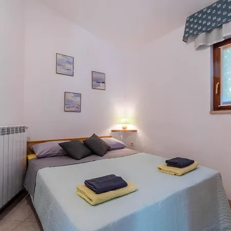 Fuer 5 Personen Ca 70 Qm In Krnica, Istrien Bucht Von Rasa 公寓 *